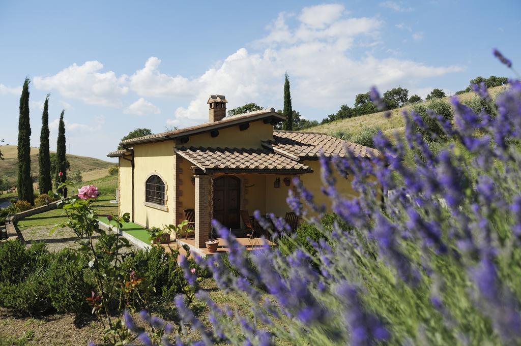 Le Capannacce Villa Cinigiano Kültér fotó